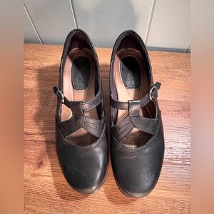 Earth Origins Black Heels with T-Strap Design‎